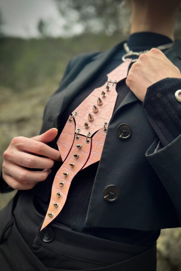 "CrocQuette" Leather Tie